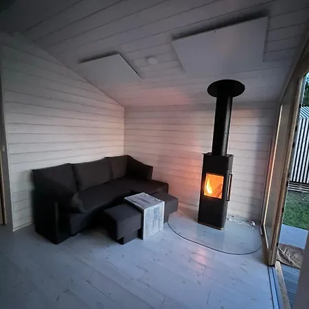 102 Tiny House In Erster Reihe Mit Kamin & Blick Ins Gruene בית נופש בלקדה